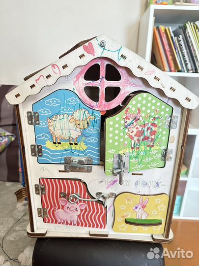 Бизиборд домик