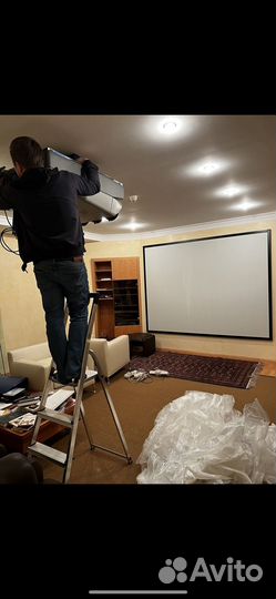 Лазерный проектор