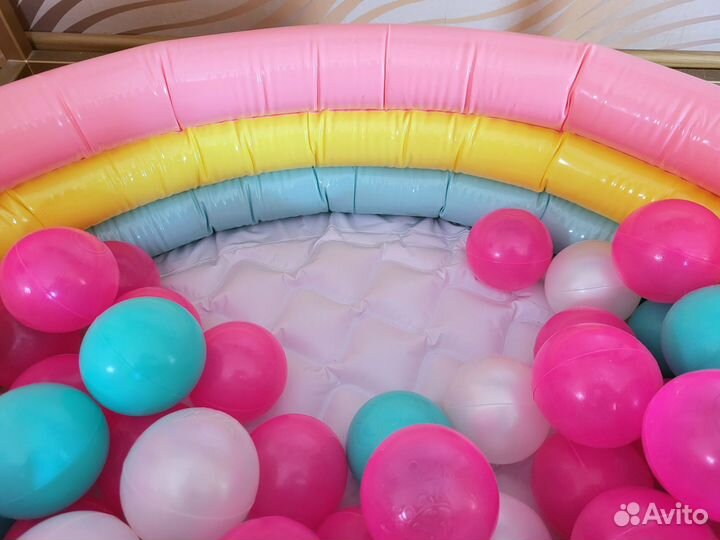 Сухой бассейн с шариками