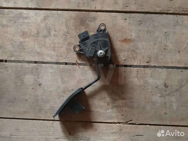 Педаль газа Nissan Tiida C11