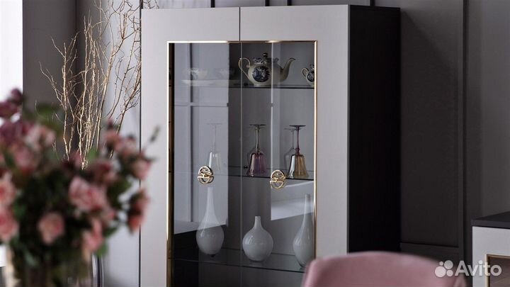 Витрина 2-дв prada (0060120190)