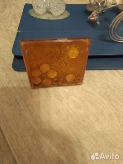 Фигурки из стекла, хрусталя