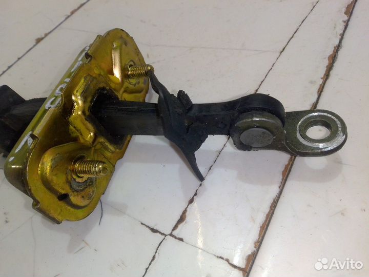 Ограничитель двери задний правый