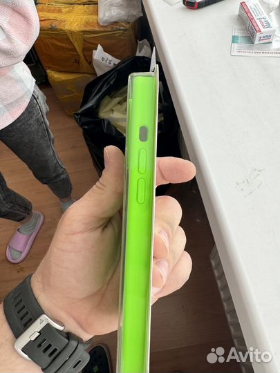 Чехол на iPhone 14 pro яркий силиконовый