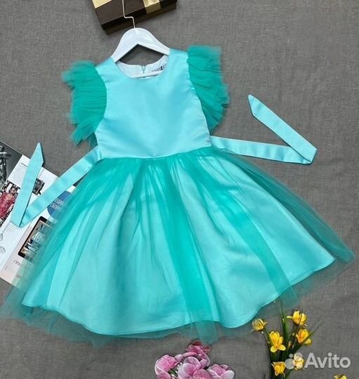Платья для девочки, разные расцветки и размеры