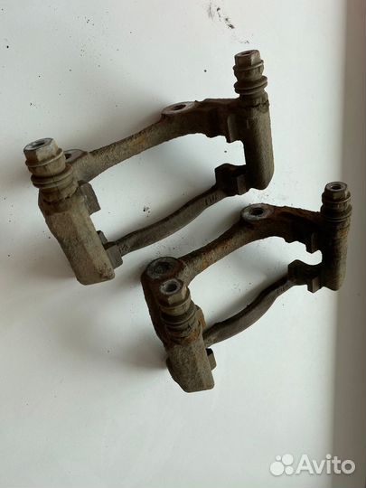 Скобы суппорта переднего Renault Duter