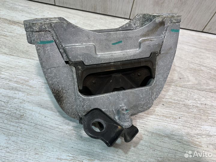 Опора двигателя правая Chery Tiggo 4 Pro