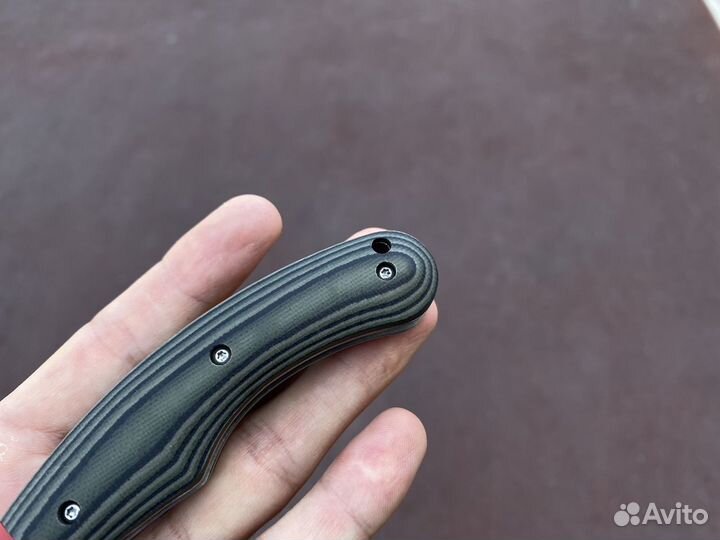 Нож Spyderco red