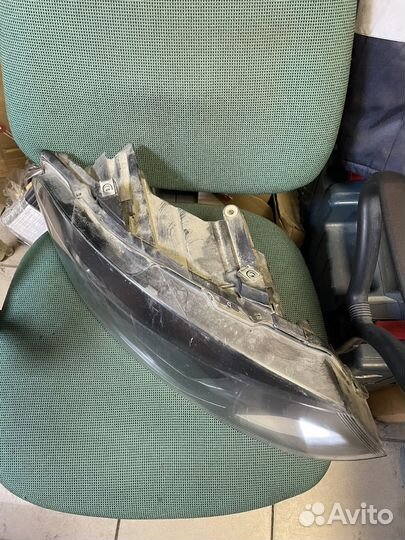 Volkswagen Polo фара правая