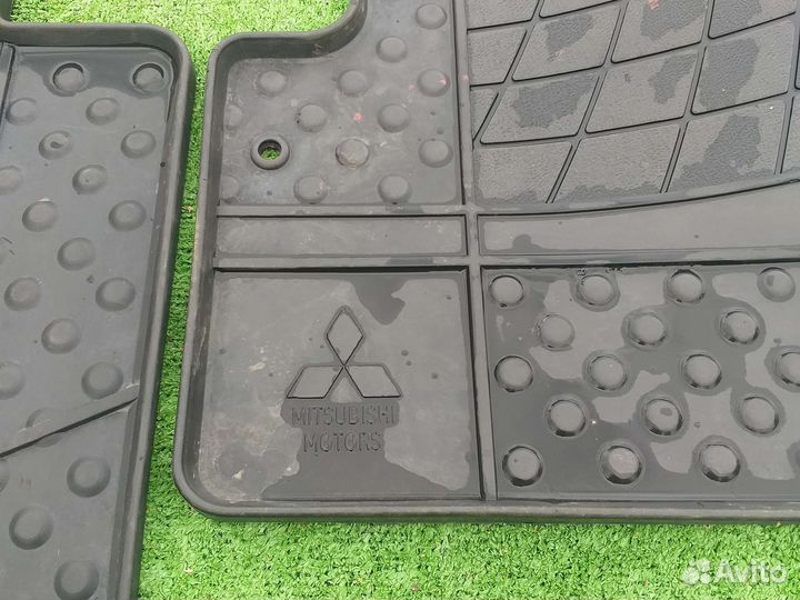 Автомобильные коврики резиновые mitsubishi
