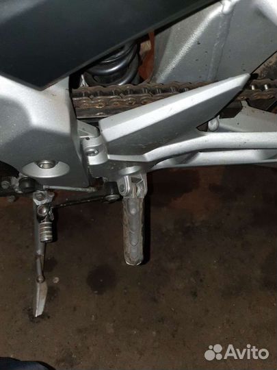 Подножка suzuki gsr600