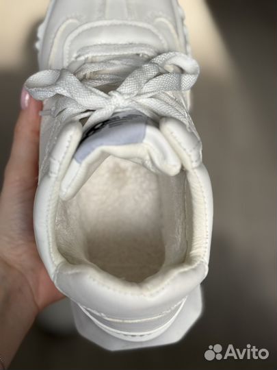 Кроссовки женские new balance