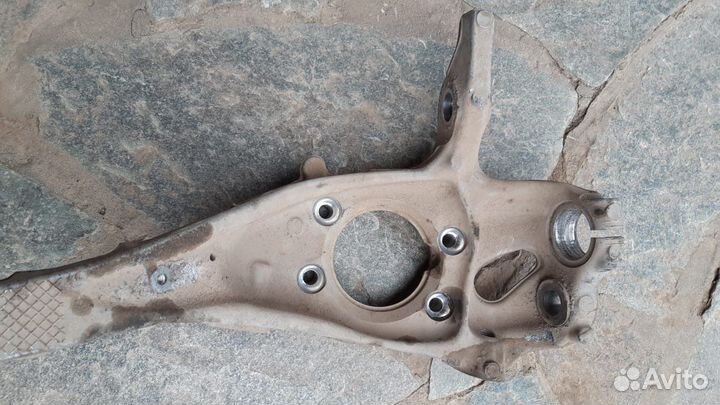 Кулак поворотный передний левый Porsche Macan