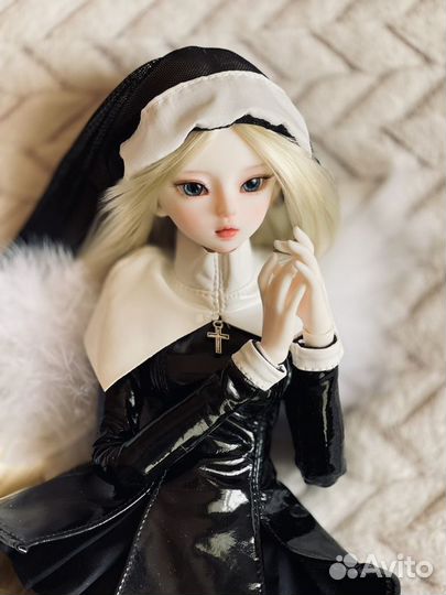 Шарнирная кукла (BJD) 1/4