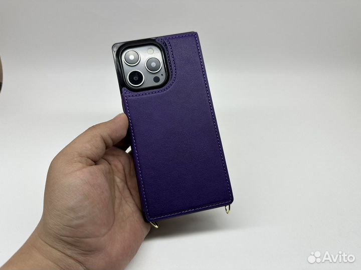 Чехол на iPhone 15 pro max кожаный с ремешком