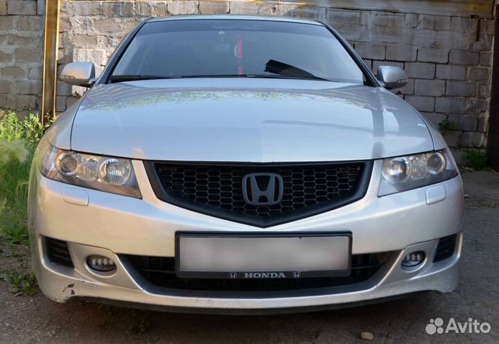 Решетка радиатора Euro-R для Honda Accord 7 CL7 9