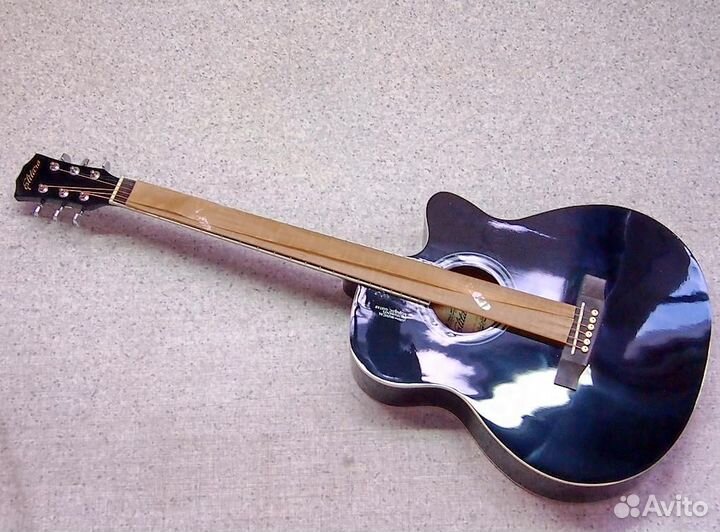 Акустическая гитара