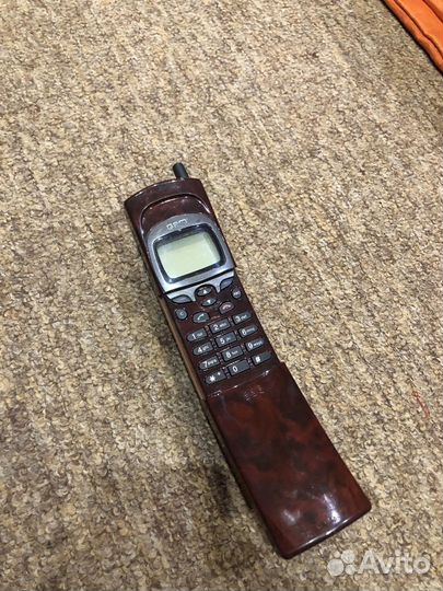 Nokia 8110i «банан»