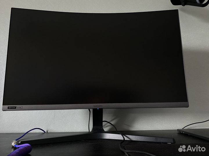 Монитор Samsung 27