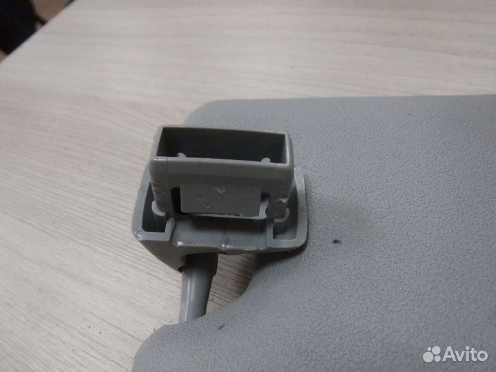 Козырек солнцезащитный передний левый Mitsubishi