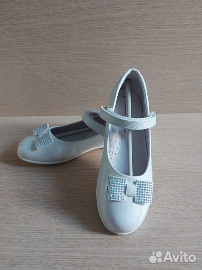 Туфли новые для девочки 31 размер