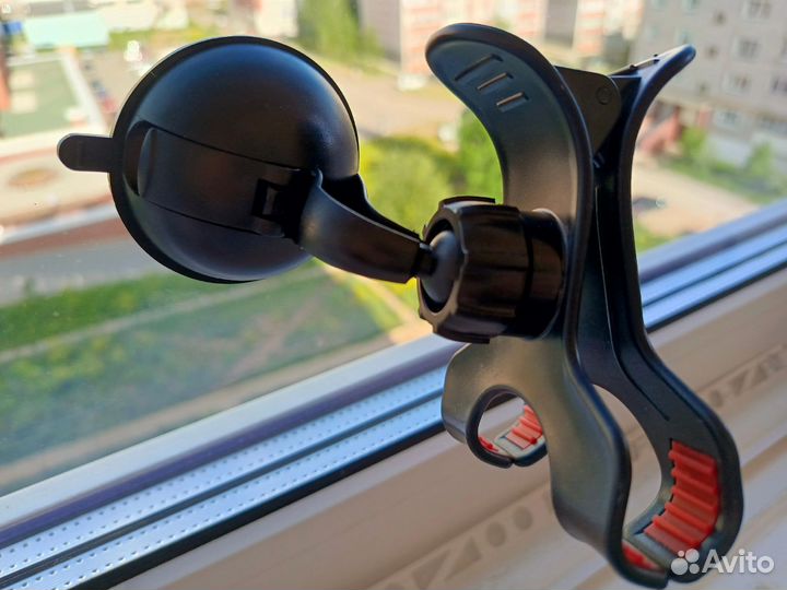 Универсальный авто держатель смартфона планшета