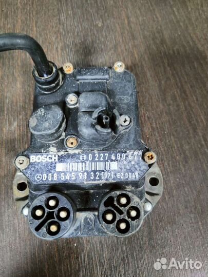 Коммутатор Мерседес 124 1990год