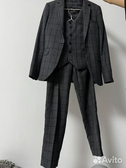 Мужской костюм тройка