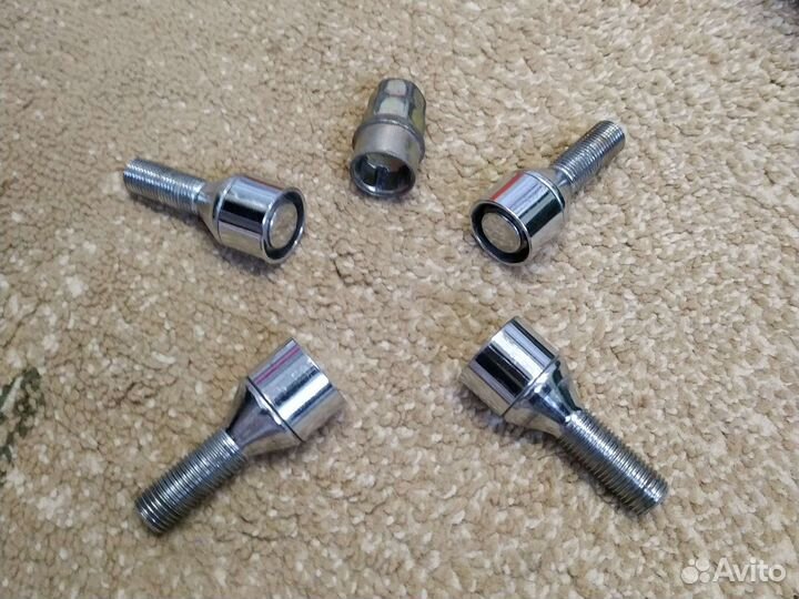 Пробка бензобака секретные болты