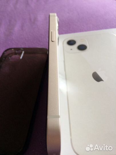 Телефон iPhone 13