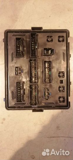 Блок предохранителей подкапотный Ssangyong Rexton