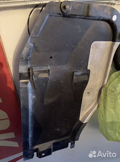 Пыльник для защиты двигателя на мерседес