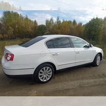 Volkswagen Passat 1.8 AT, 2008, 240 000 км, с пробегом, цена 880 000 руб.