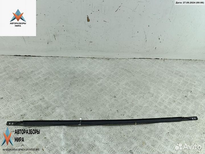 Уплотнитель двери seat Alhambra рест. 2003