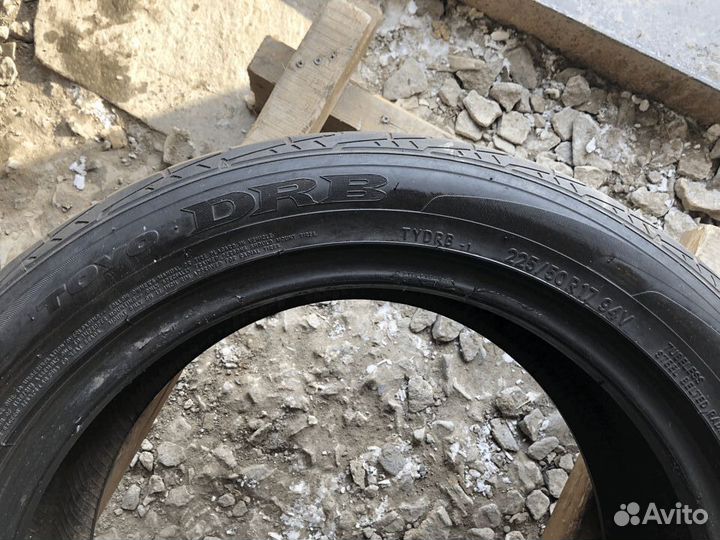 Toyo DRB 225/50 R17
