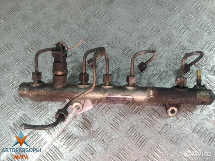 Топливная рампа Renault Scenic 2 2005 8200330912