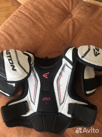 Нагрудник хоккейный