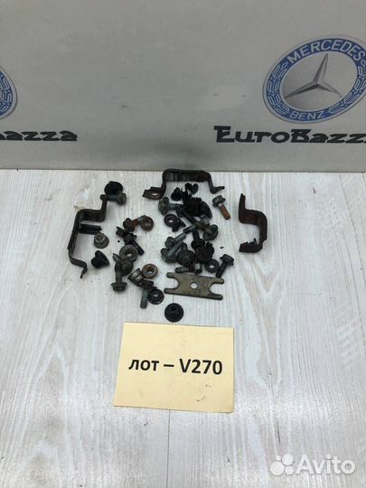 Крепеж радиатора Mercedes R230