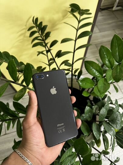 iPhone 8 Plus, 64 ГБ