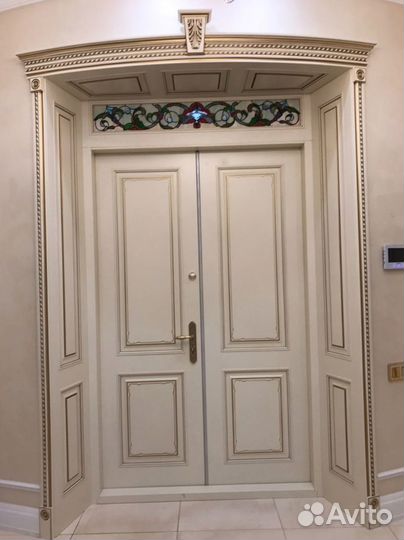 Дверь из массива