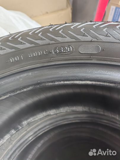 Nokian Tyres Hakkapeliitta 8 205/50 R17 93T