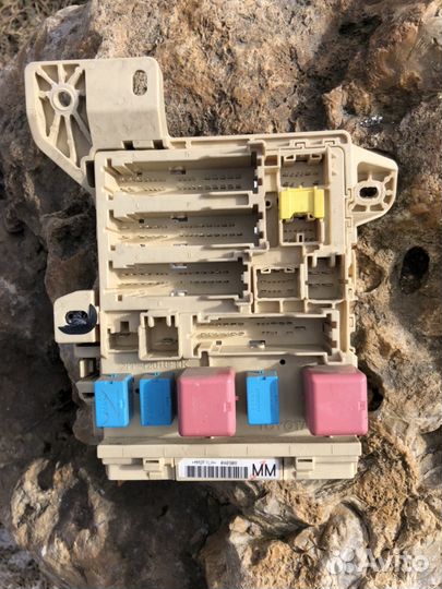 Блок предохранителей Камри v40