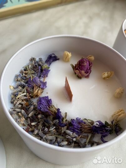 Свечи ручной работы с натуральными сухоцветами