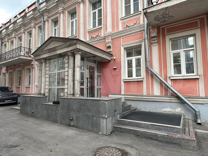 Офисы в особняке класса В+, 785 м²