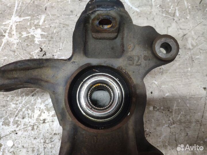 Кулак со ступицей передний правый Volvo V70 BW