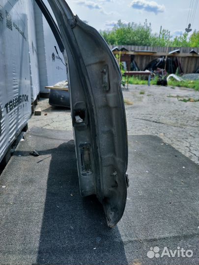 Передняя левая дверь BMW 7 серии II (E32)