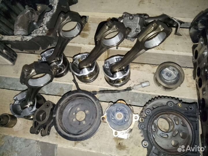 Двигатель в разборе VW Passat