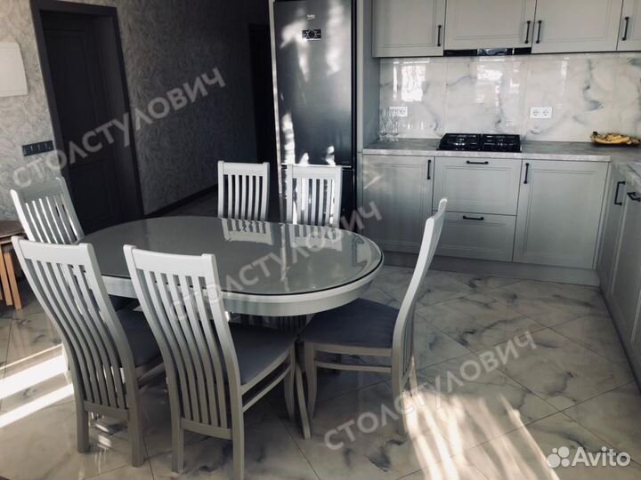 Столы и стулья