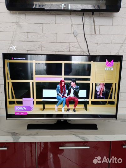 SMART телевизор Samsung 32 дюйма