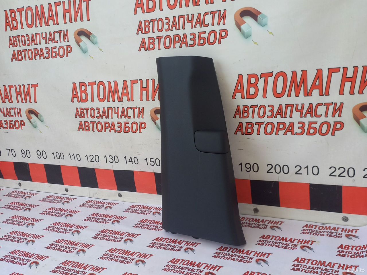 Обшивка центральной стойки левая Lixiang L7